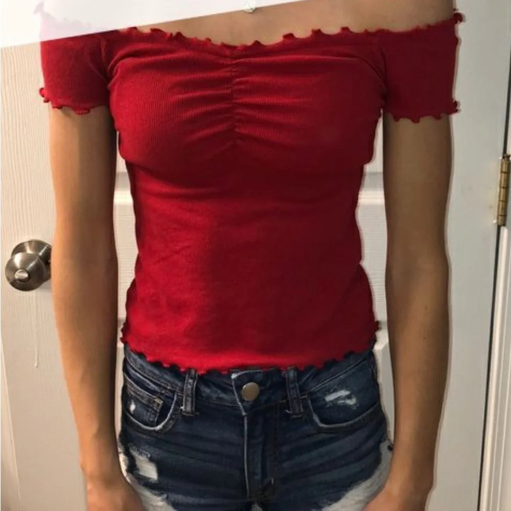 Red hollister off the shoulder crop top Perfect for summer - Picture 1 of 2